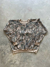 Load image into Gallery viewer, Vintage Mossy Oak Treestand Camo Crewneck (L)