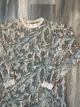 Load image into Gallery viewer, 1990’s Mossy Oak Treestand Camo Long Sleeve Shirt (XL)