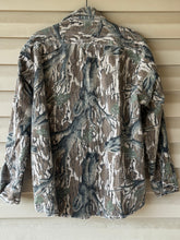 Load image into Gallery viewer, 90’s Northwest Territories Mossy Oak Treestand Chamois Shirt (L) 🇺🇸