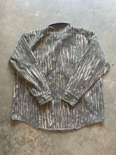 Load image into Gallery viewer, Vintage Realtree Camo Button Up Shirt (2XL)
