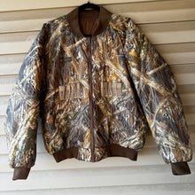 Load image into Gallery viewer, 00’s Mossy Oak Shadowbranch Reversible Bomber Jacket (L)
