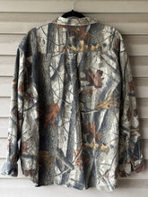 Load image into Gallery viewer, 00’s Gander Mtn Guide Series Realtree Hardwoods Shirt (XL)