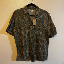 Load image into Gallery viewer, 90’s Duxbak Mossy Oak Greenleaf Shirt (M) 🇺🇸