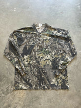Load image into Gallery viewer, Vintage Mossy Oak Breakup Camo Henley Shirt (XL)