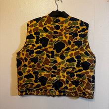Load image into Gallery viewer, 90’s Old School Camo Nylon Vest (L)