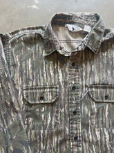 Load image into Gallery viewer, Vintage Realtree Camo Button Up Shirt (2XL)