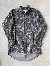 Load image into Gallery viewer, Vintage Tall Timber Mossy Oak Treestand Camo Button-Up Shirt (L)