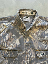 Load image into Gallery viewer, Vintage Mossy Oak Shadow Branch Camo Button-Up Shirt (XL)
