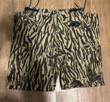 Load image into Gallery viewer, Vintage Rattlers Camo Ducks Unlimited Camo Cargo Pants