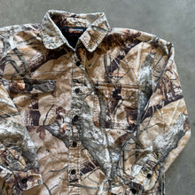 Load image into Gallery viewer, 2000’s Fusion 3-D Camo Insulated Button Up Shirt (XL)