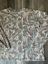 Load image into Gallery viewer, 1990’s Mossy Oak Treestand Camo Long Sleeve Shirt (XL)