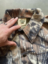 Load image into Gallery viewer, Vintage Mossy Oak Gen 1 Breakup Camo Snap Button-Shirt (L)