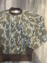 Load image into Gallery viewer, 1990’s Mossy Oak Original Bottomland Camo Crewneck (M)