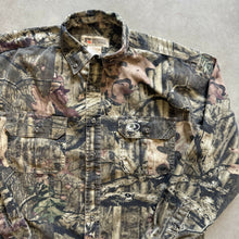 Load image into Gallery viewer, 2000’s Mossy Oak Breakup Camo Button-Up Shirt (L)