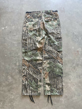 Load image into Gallery viewer, Vintage Liberty Realtree Camo Adjustable Waist Pants (M)