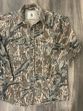 Load image into Gallery viewer, Vintage Mossy Oak Treestand Camo Chamois Shirt (L)