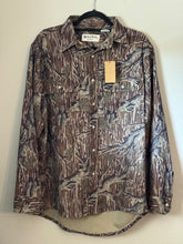 Load image into Gallery viewer, 90’s Gander Mountain Mossy Oak Treestand Quiet + Shirt (L) 🇺🇸
