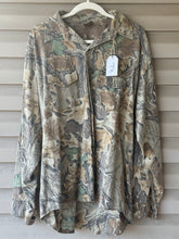 Load image into Gallery viewer, 90’s Realtree Advantage Shirt (XL) 🇺🇸