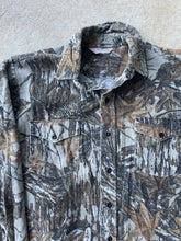Load image into Gallery viewer, Vintage Realtree Camo Chamois Shirt (L)