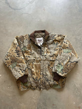 Load image into Gallery viewer, Vintage Walls Realtree Advantage Camo Jacket (XL)