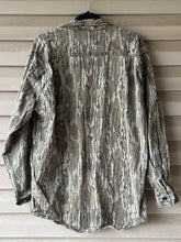 Load image into Gallery viewer, 00’s Pursuit Gear Mossy Oak Shirt (XL)