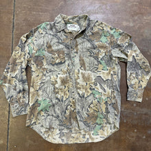 Load image into Gallery viewer, 90’s Wrangler Rugged Wear Realtree Advantage Shirt (XL) 🇺🇸