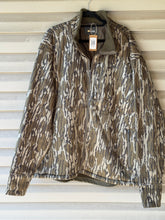 Load image into Gallery viewer, Chene Mossy Oak Bottomland Jacket (XXL)