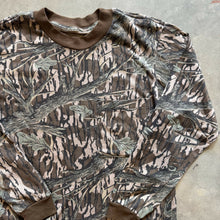 Load image into Gallery viewer, Vintage Mossy Oak Treestand Camo Long Sleeve Shirt (S)
