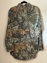 Load image into Gallery viewer, 90’s RedHead Realtree Xtra Grey AP Shirt (L) 🇺🇸