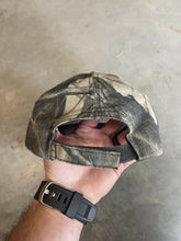Load image into Gallery viewer, Vintage Realtree Hardwoods Camo Matthew’s Solocam Hat