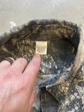 Load image into Gallery viewer, 2000’s Mossy Oak Breakup Camo Button Up Shirt (XL)