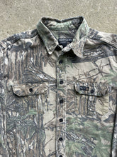 Load image into Gallery viewer, Vintage Rattlers Brand Realtree Camo Chamois (M)