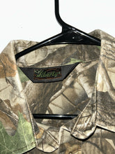 Load image into Gallery viewer, Vintage Liberty Realtree Hardwoods Shirt