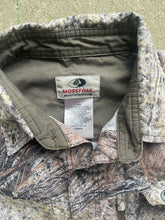 Load image into Gallery viewer, Mossyoak Brush Camo Button-Up Shirt (M)