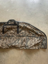 Load image into Gallery viewer, Vintage Mossy Oak Treestand Camo Bow Case