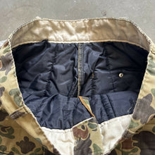 Load image into Gallery viewer, Vintage Duck Camo Insulated Pants (L)