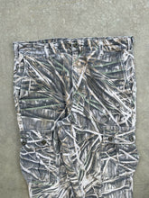 Load image into Gallery viewer, Vintage MossyOak Shadow Grass Camo Adjustable Waist Pants (28”-34”x31”)