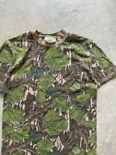 Load image into Gallery viewer, Vintage Mossy Oak Full Foliage Camo T-Shirt (S)