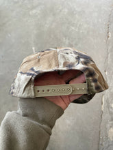 Load image into Gallery viewer, Vintage Bowhunters Camo Incleside Gunworks Hat