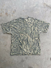 Load image into Gallery viewer, Vintage MossyOak ShadowGrass Camo Pocket T-Shirt (L)