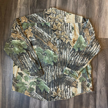 Load image into Gallery viewer, 1990’s Realtree Camo Chamois Shirt (2XL)