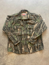 Load image into Gallery viewer, Vintage Winchester Trebark Camo Chamois Shirt (L)