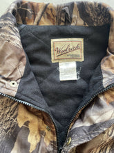 Load image into Gallery viewer, Vintage Woolrich Realtree Hardwoods Camo Jacket (L)