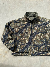 Load image into Gallery viewer, Vintage Browning MossyOak Treestand Camo Reversible Fleece Jacket (XL)