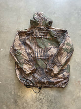 Load image into Gallery viewer, Vintage Walls Realtree Camo Windbreaker Jacket (XL)
