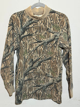 Load image into Gallery viewer, 90’s Mossy Oak Mock Turtleneck Shirt (M) 🇺🇸