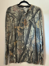 Load image into Gallery viewer, 00’s Realtree Hardwoods Henley Shirt (L)