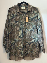 Load image into Gallery viewer, 90’s Mossy Oak Treestand Shirt (L) 🇺🇸