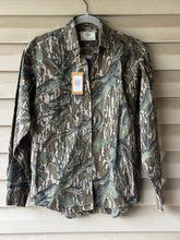 Load image into Gallery viewer, 90’s Mossy Oak Treestand Shirt (M) 🇺🇸