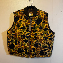 Load image into Gallery viewer, 90’s Old School Camo Nylon Vest (L)